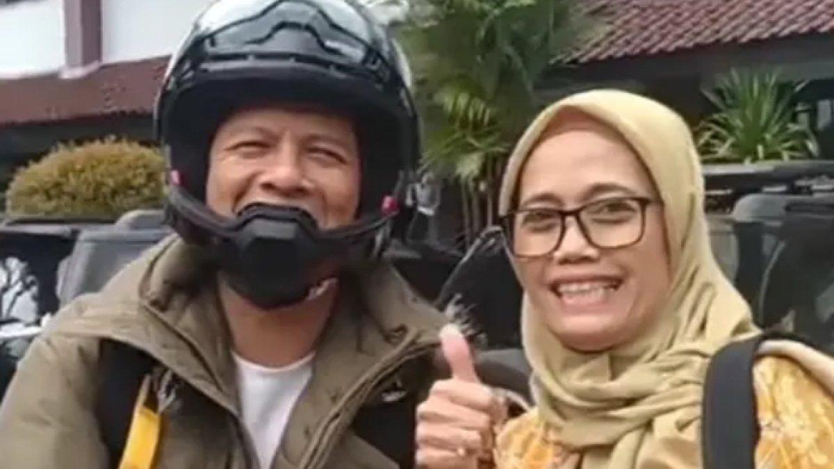 Momen Ariel NOAH reuni dengan teman-teman SMA dan menyambangi SMA-nya, adabnya terhadap para guru jadi sorotan
