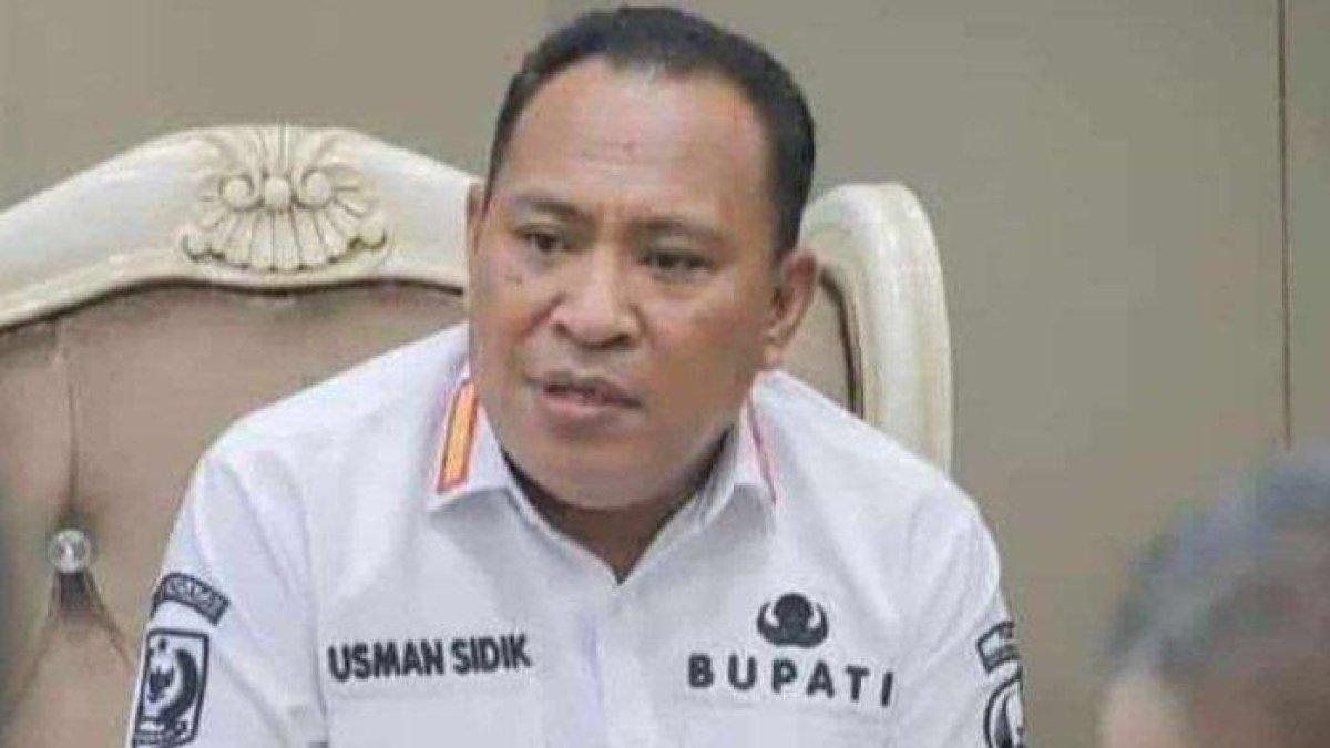 Sosok Bupati Halmahera Selatan Usman Sidik meninggal dunia saat berlaga sepak bola ternyata dulu seorang wartawan