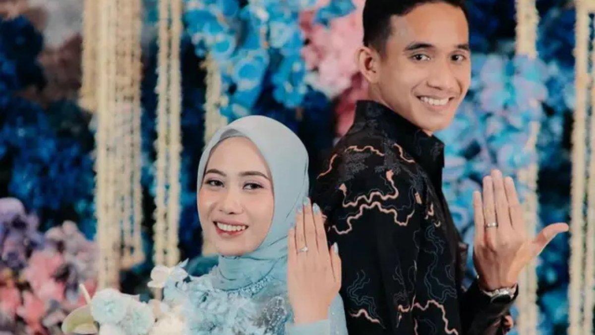 Momen lamaran Rizky Ridho dengan Sendy Aulia.