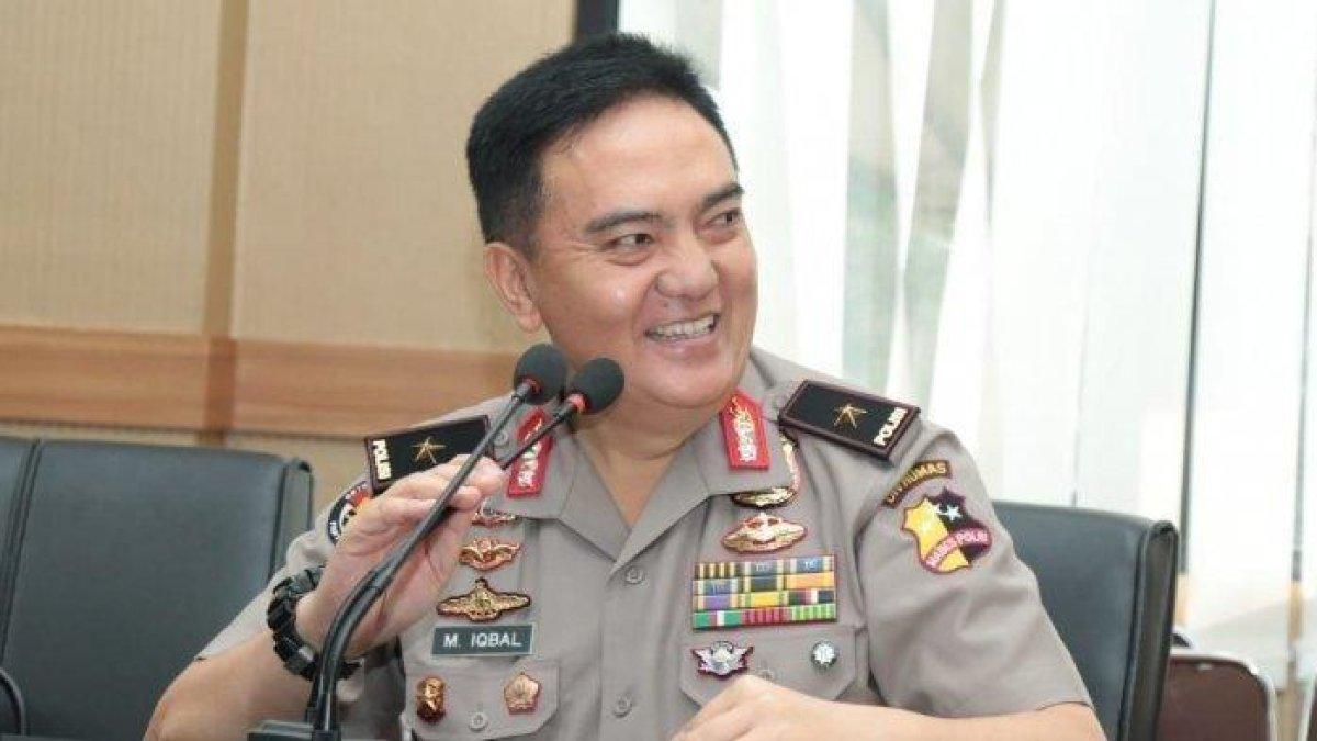 SEKJEN DPD RI -- Muhammad Iqbal memulai karier kepolisiannya sebagai Perwira Pengamat dan Pengendali di Polresta Banjarmasin, Polda Kalimantan Selatan dan Tengah. Kini ia dilantik sebagai Sekjen DPD RI, meski pelantikannya menyalahi UU.