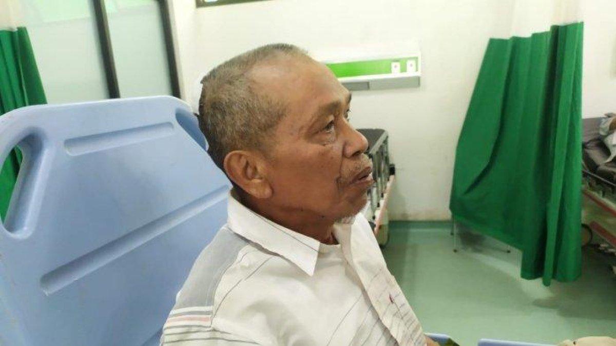 KECELAKAAN BUS ALS - Muhammad Jasa Lubis, salah seorang penumpang kecelakaan Bus ALS di Padang Panjang, Selasa (6/5/2025). Jasa menyebut bahwa ia ingin ke Jakarta untuk melihat anaknya berangkat ibadah haji.