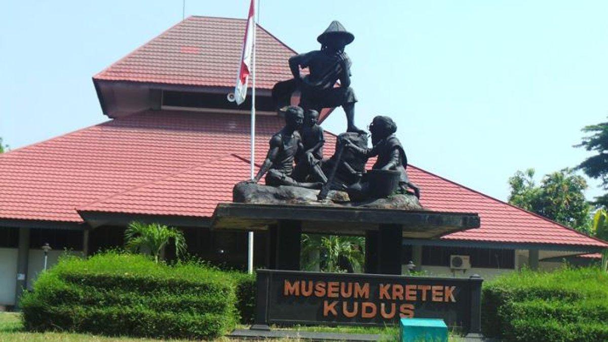WISATA SEJARAH - Potret Museum Kretek disadur dari Tribunnews.com pada Rabu (2/4/2025). Museum Kretek berada di Kabupaten Kudus, Jawa Tengah.