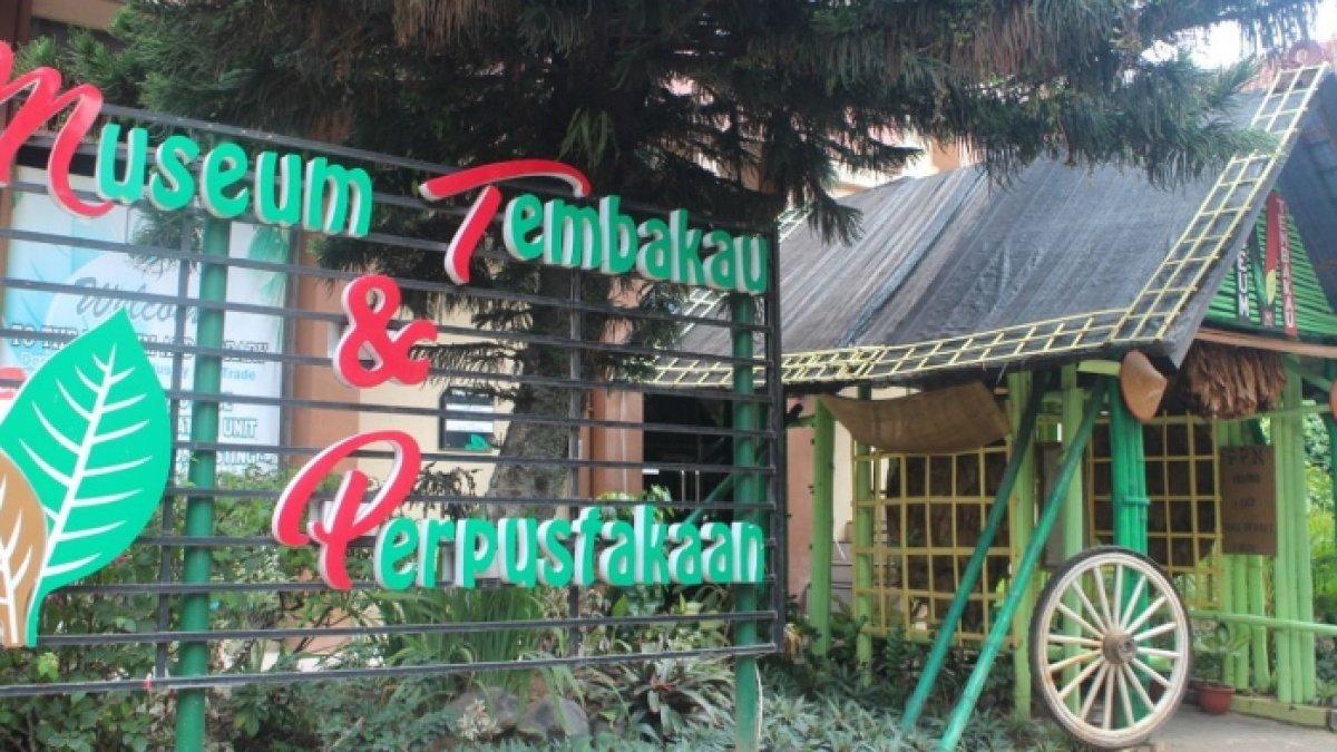 WISATA JEMBER - Potret Museum Tembakau disadur dari Kompas.com pada Kamis (27/3/2025). Museum Tembakau terletak di Jember, Jawa Timur.