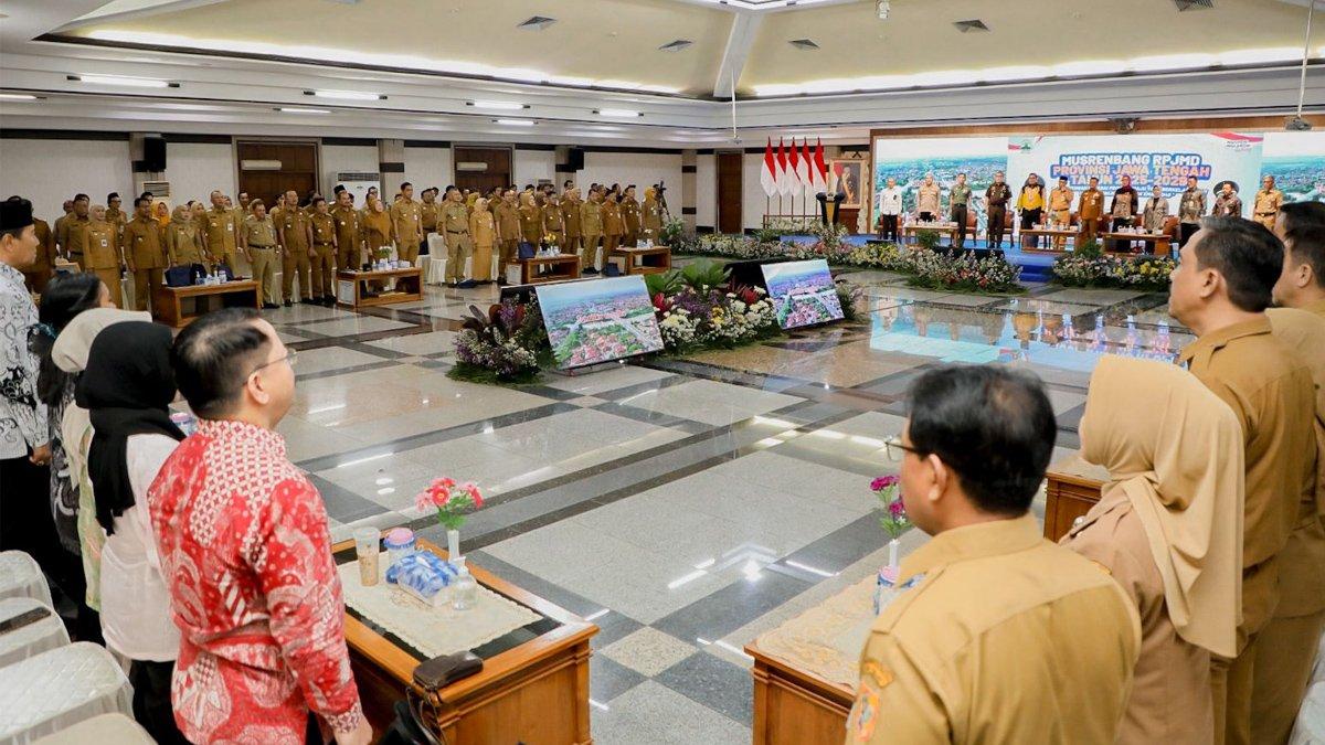 MUSRENBANG JATENG - Musyawarah Perencanaan Pembangunan (Musrenbang) RPJMD Provinsi Jawa Tengah 2025–2029 di Gedung Gradhika Bhakti Praja, Kota Semarang, pada Senin (5/5/2025).