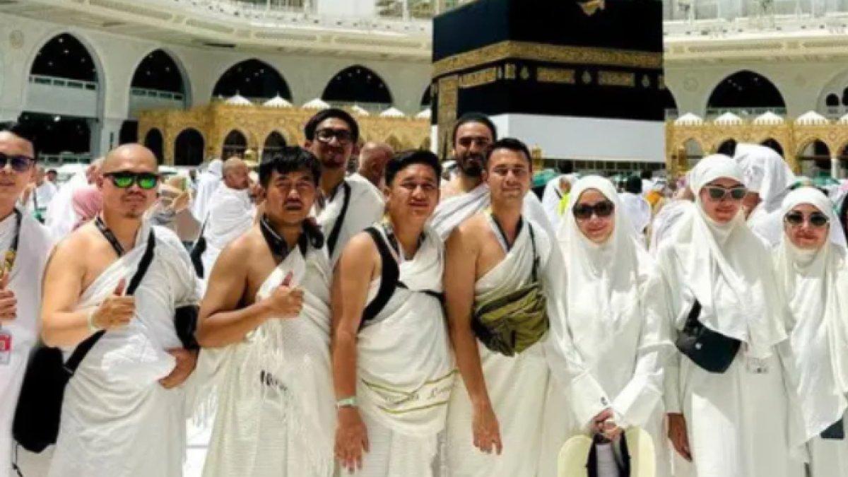 Nagita Slavina kenakan abaya sederhana saat ibadah haji