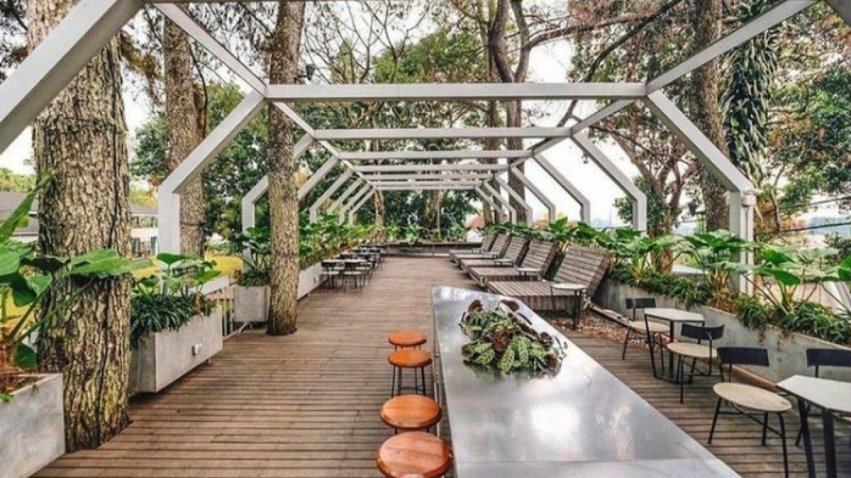 WISATA KULINER - Potret Nara Park Bandung disadur dari Kompas.com pada Sabtu (15/3/2025). Nara Park Bandung terletak di Ciumbuleuit, Kecamatan Cidadap, Kota Bandung, Jawa Barat.