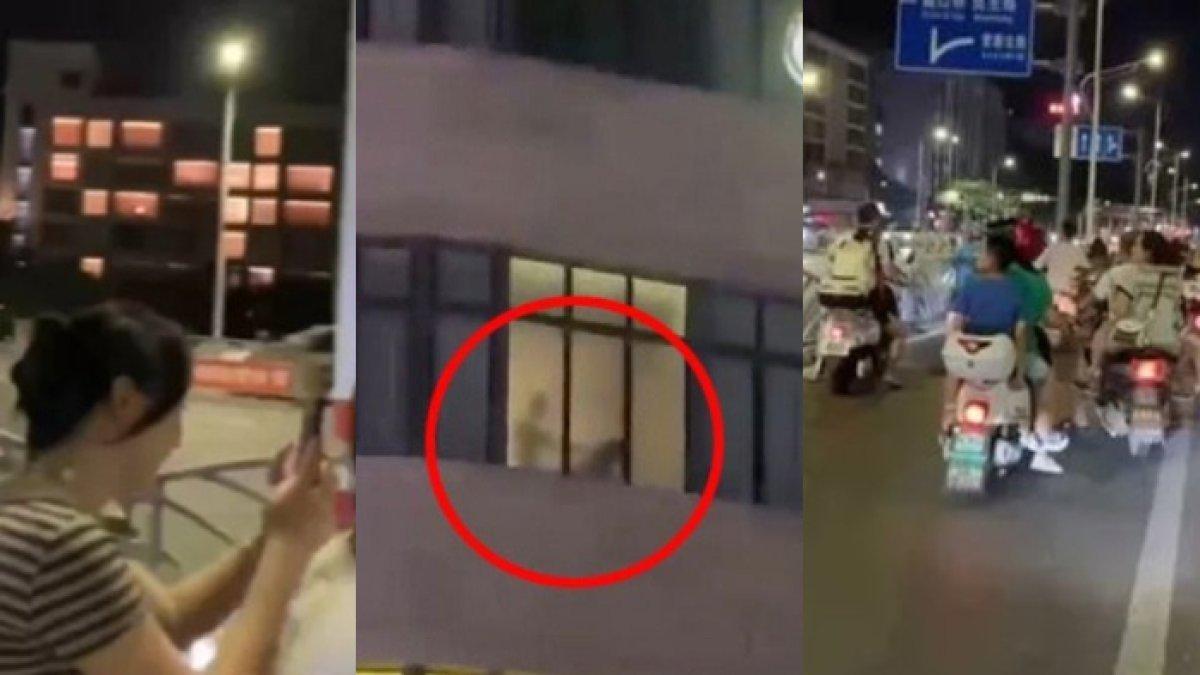 Nekat bersebadan nempel di jendela hotel, pasangan ini tak sadar jadi tontonan banyak orang di luar, sebabkan kemacetan, banyak yang merekam
