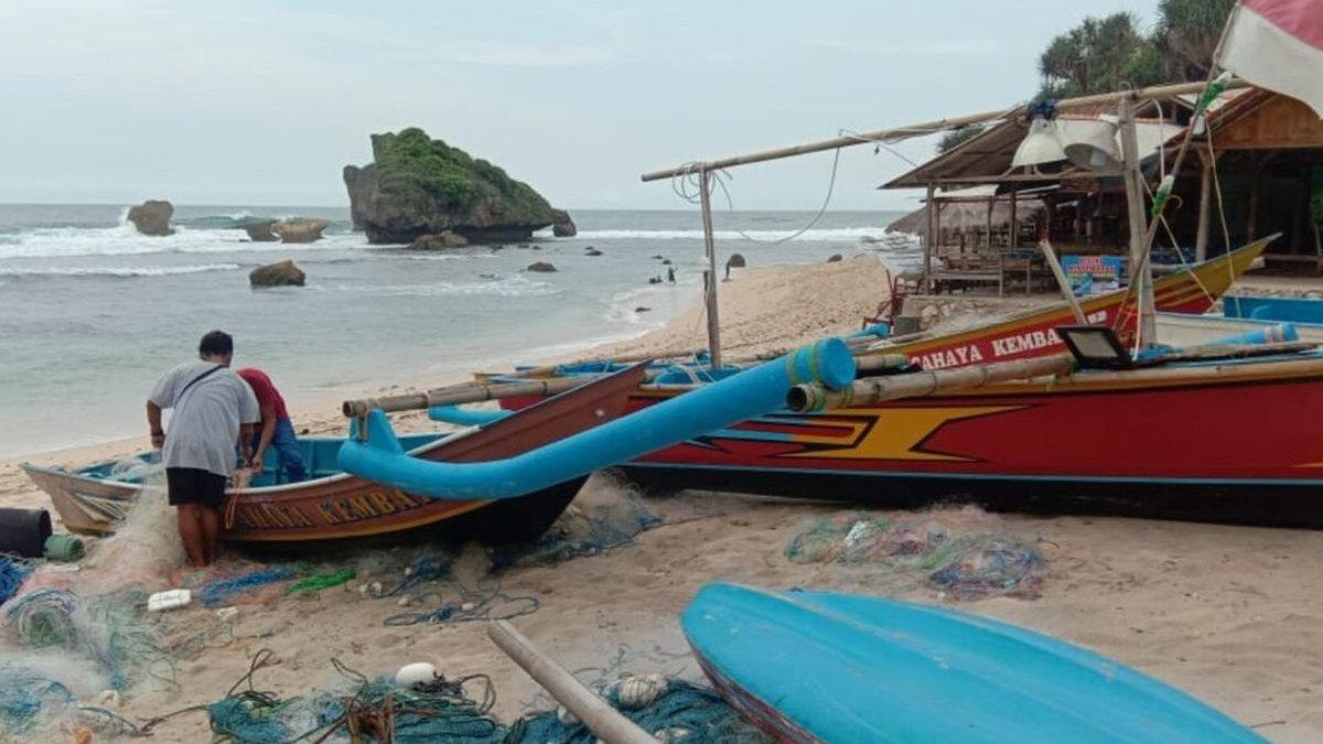 WISATA JATENG: Nelayan Pantai Ngandong, Desa Tepus, Kecamatan Tepus, Gunungkidul