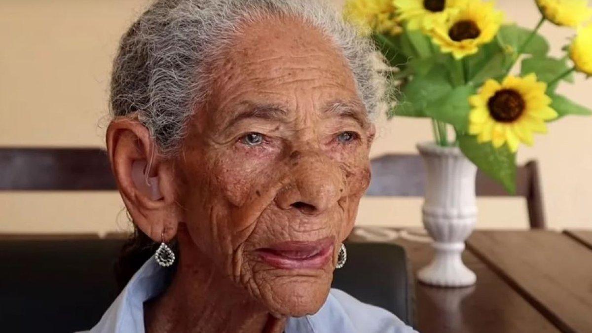 Nenek rayakan ulangtahun ke 115 c