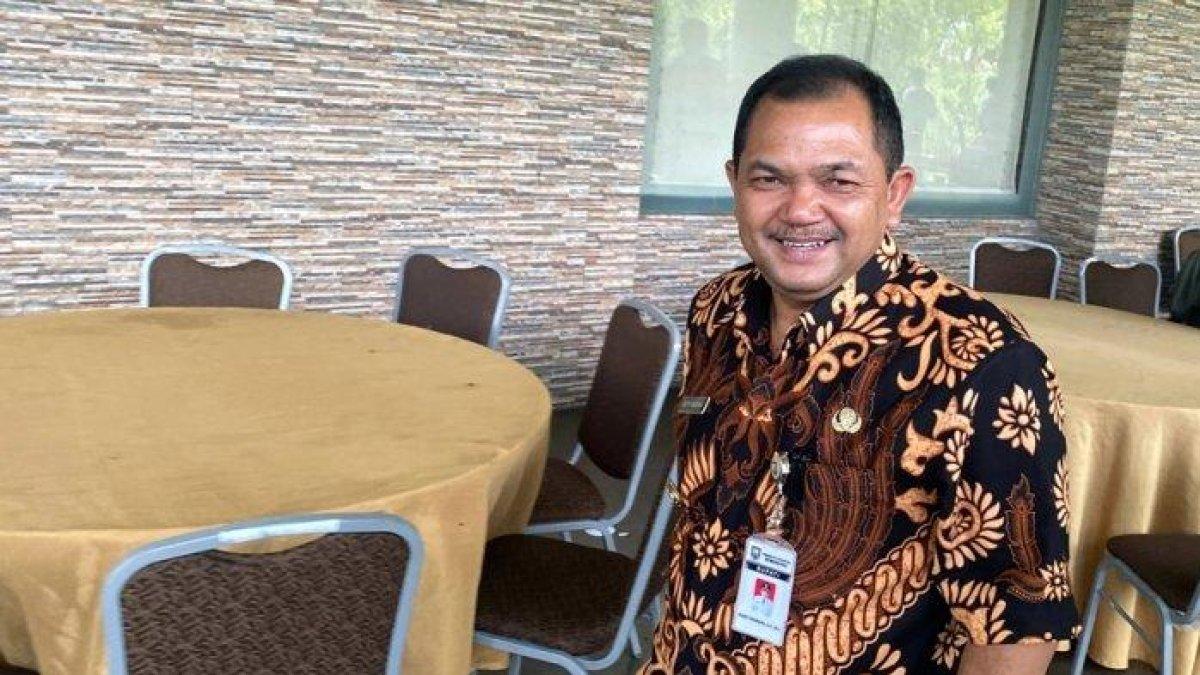 BUPATI SEMARANG - Ngesti Nugraha, Petahana yang jadi Bupati Kabupaten Semarang di Pilkada 2024. Ngesti Nugraha merupakan pemenang Pilkada Semarang 2025.