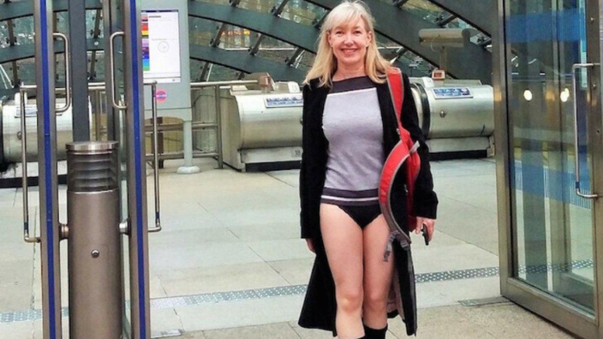 No Trousers Tube Ride, perayaan tanpa celana naik kereta bawah tanah di London