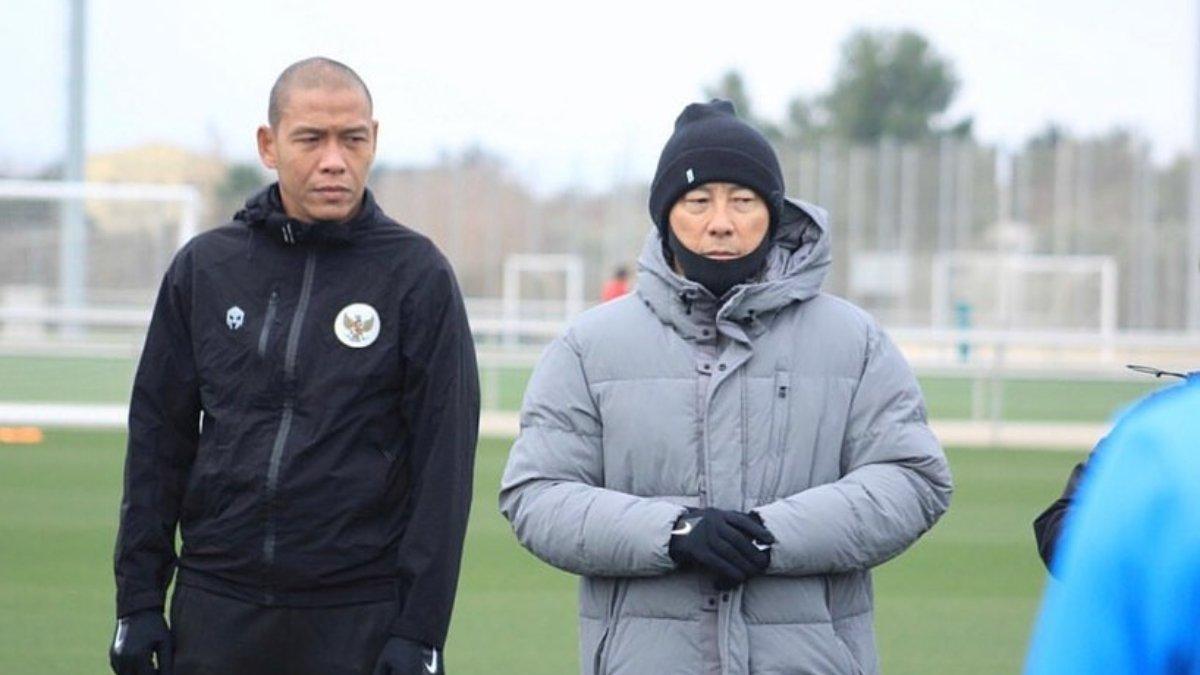 NOVA ARIANTO- Nova Arianto saat jadi asisten pelatih Shin Tae-yong diunduh dari Instagram (8/4/2025). Nova Arianto kini akui belajar banyak dari mantan pelatih Shin Tae-yong.