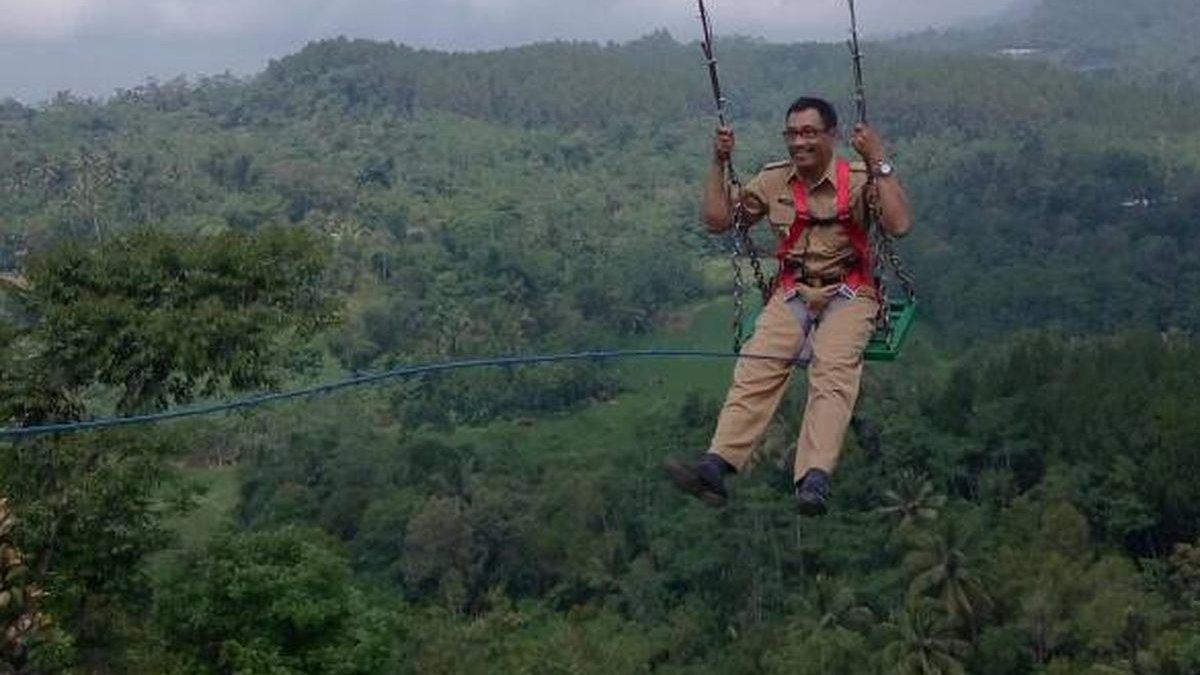 WISATA KULON PROGO - Objek wisata Ayunan Langit Watu Jaran di Desa Purwosari, Kecamatan Girimulyo, Kabupaten Kulon Progo