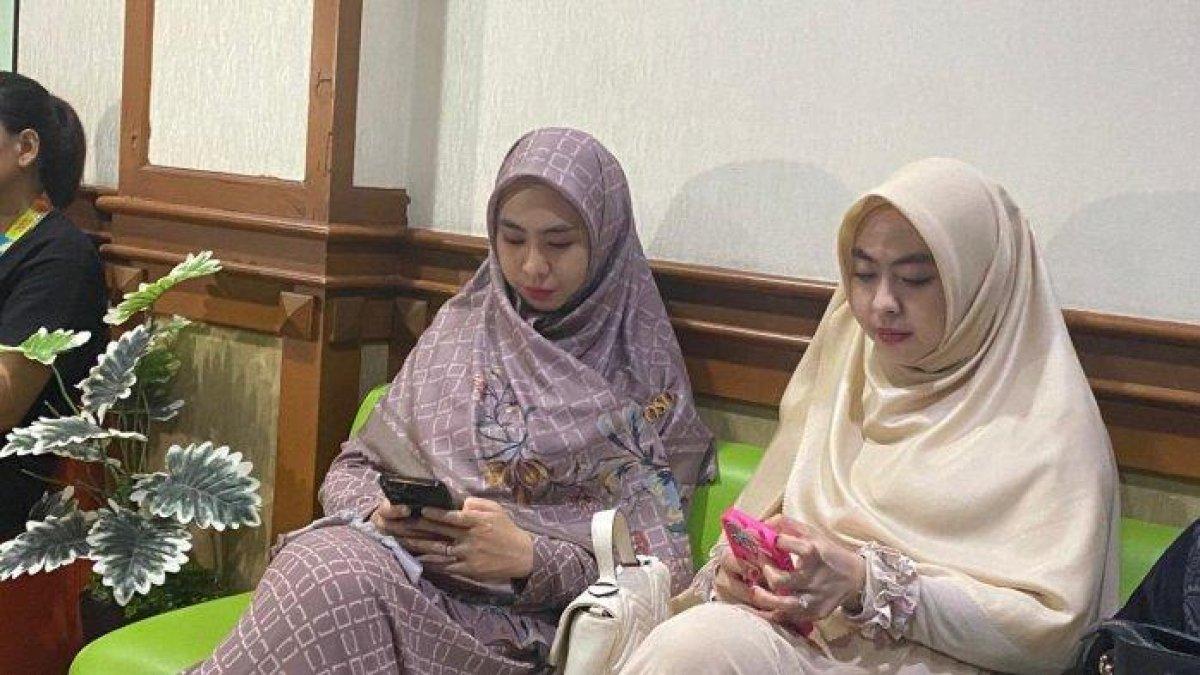 Oki Setiana Dewi dan Shindy.