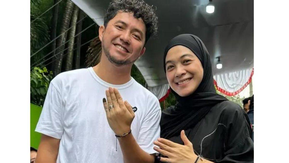 Omesh dan istri selesai nyoblos