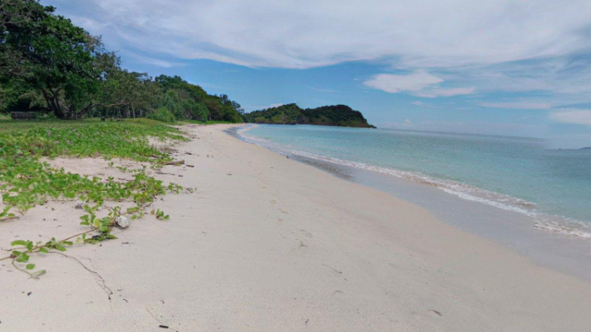 WISATA PANTAI - Potret Pantai Aili di Sumba Tengah, Nusa Tenggara Timur diambil dari Google Maps, Minggu (2/3/2025). Pantai Aili menawarkan pasir putih yang menawan.
