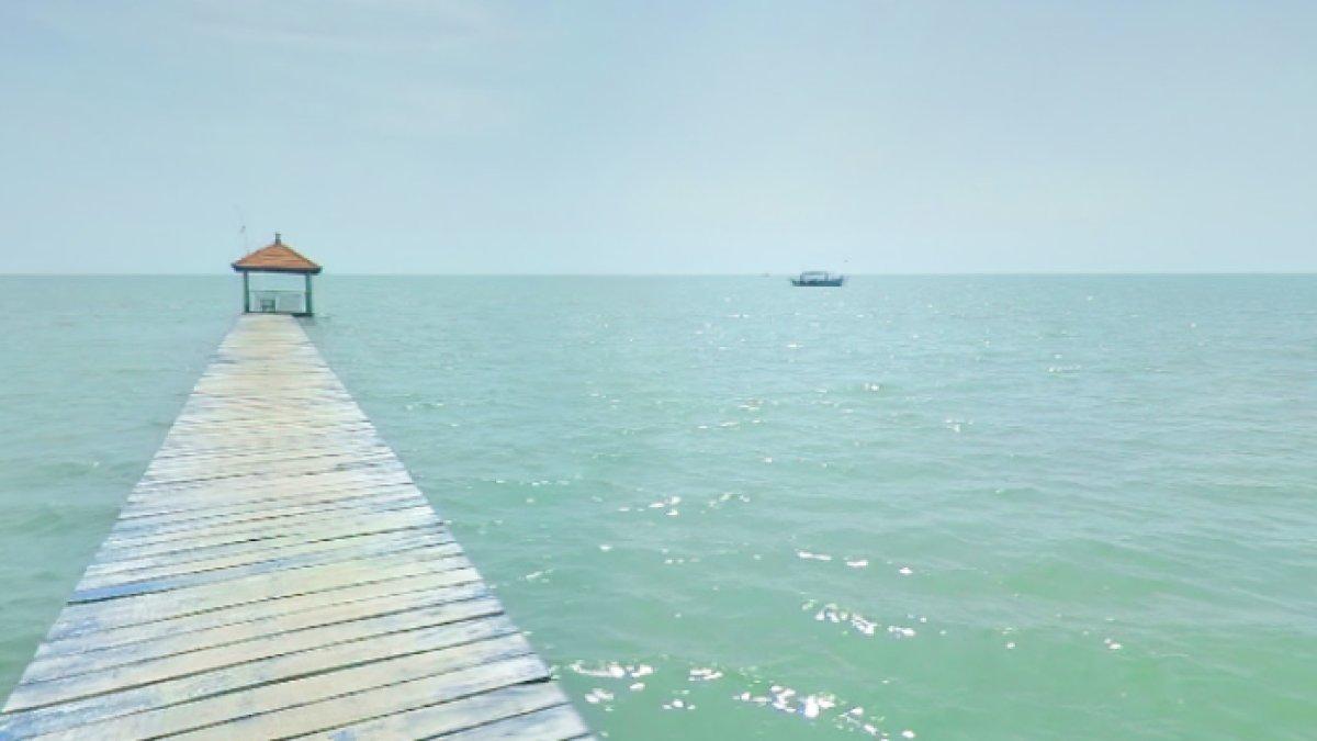 WISATA AIR - Potret keindahan Pantai Karang Jahe diambil dari Google Street View pada Rabu (12/3/2025). Pantai Karang Jahe terletak di Kabupaten Rembang, Jawa Tengah.