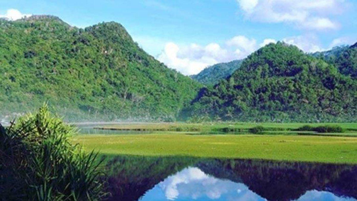 PANTAI KEBO - Pantai Kebo di Kabupaten Trenggalek, Jawa Timur dokumen Tribun Mataraman (11/3/2025). Pantai Kebo merupakan pantai hidden gem di Trenggalek.