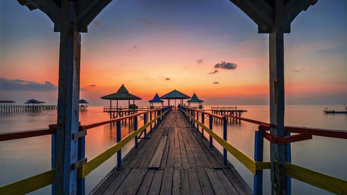 WISATA DI SURABAYA - Pantai Ria Kenjeran, salah satu tempat wisata Surabaya yang bisa dikunjungi.