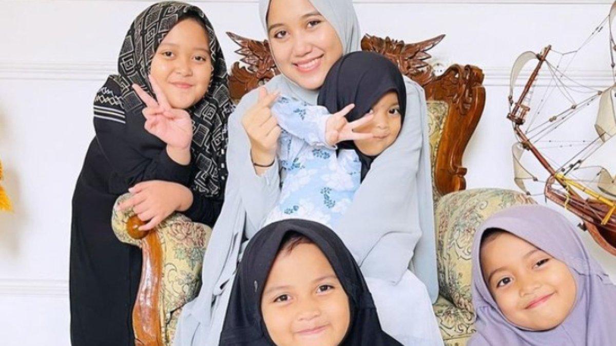 Paras cantik istri kedua Syekh Pujiono, Lutfiana Ulfa, kini jadi ibu empat anak