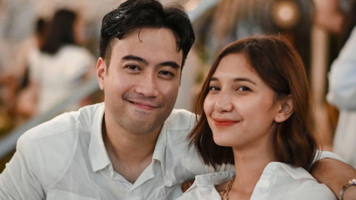 Pasangan artis Vidi Aldiano dan Sheila Dara.