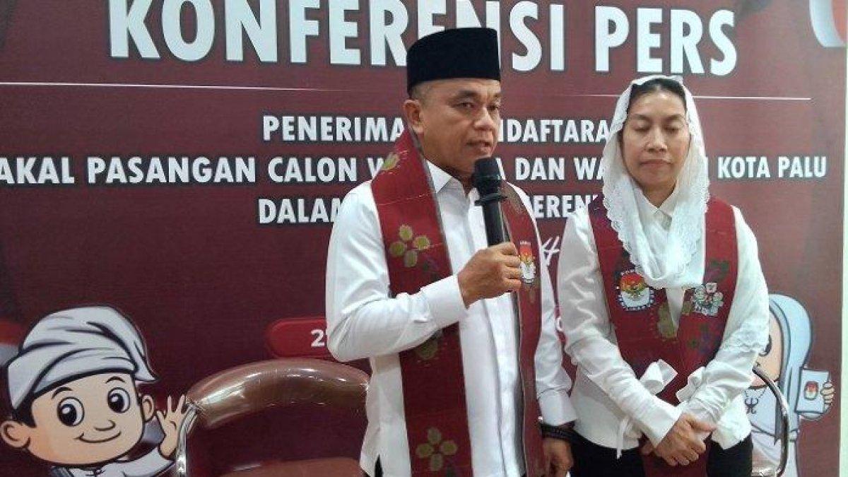 Pasangan calon Hadianto Rasyid dan Imelda Liliana Muhidin menyoroti isu perubahan iklim sebagai salah satu fokus utama dalam visi.