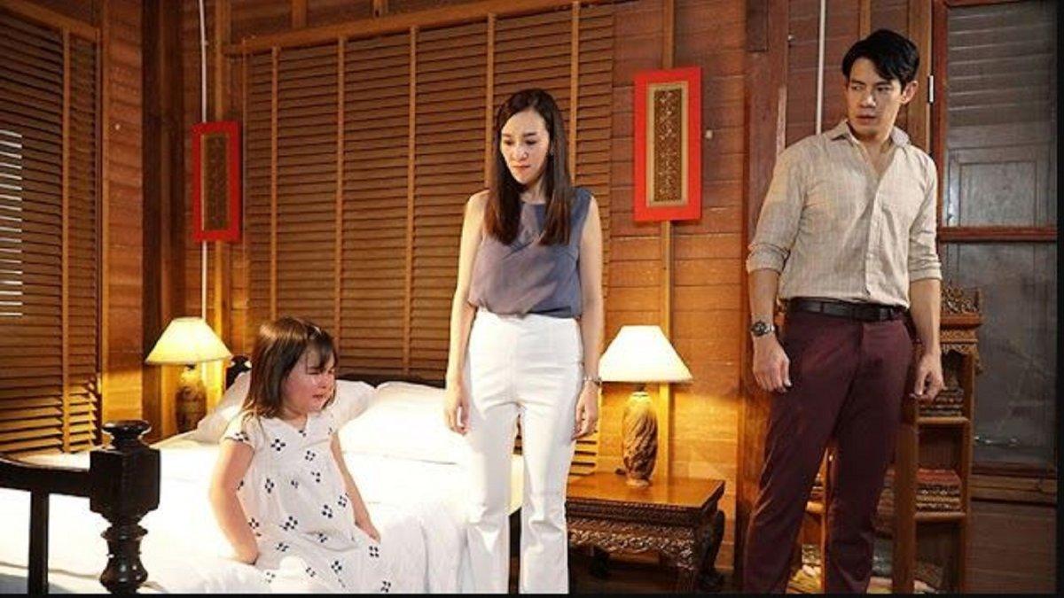Ratusan kali saya bertanya-tanya, mengapa anak
saya tidak memiliki kemiripan dengan orang tuanya?
Hanya sang ibu mertua yang masih percaya dan
memberi semangat kepada menantunya. (Ilustrasi)