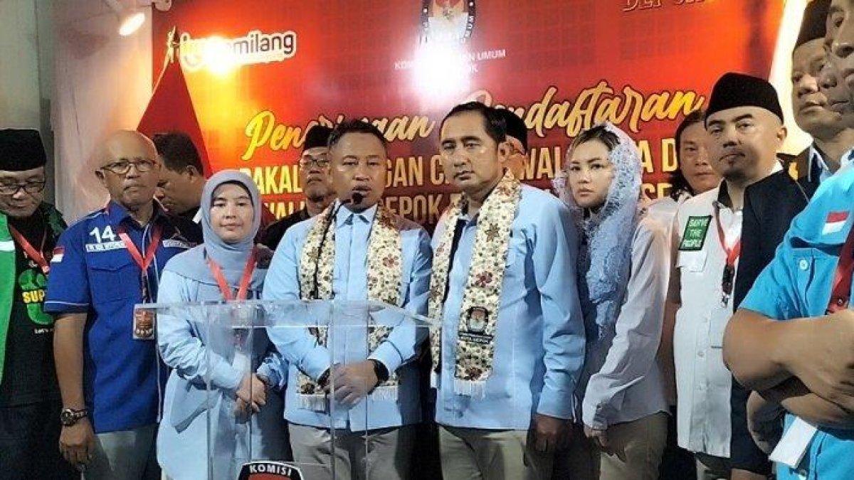 Paslon Cawalkot Depok Supian-Chandra usai mendaftar di KPU