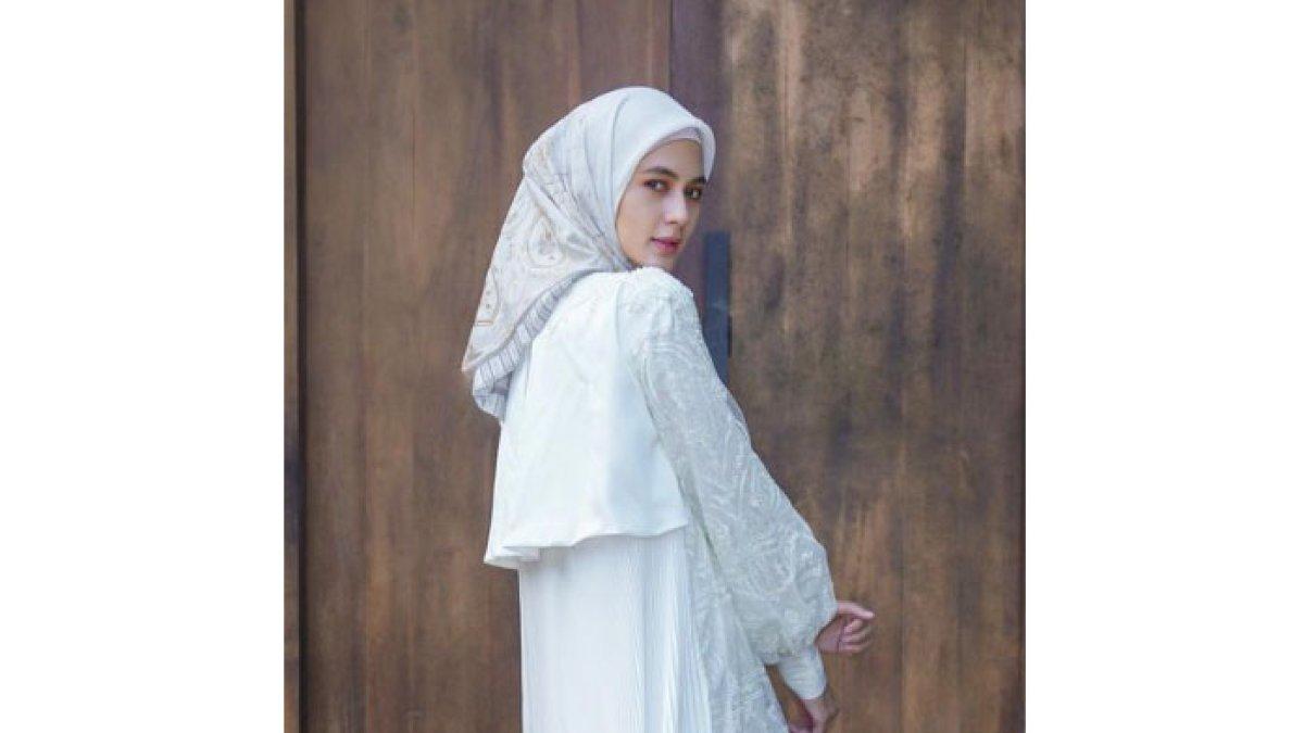 Paula Verhoeven berhijabb
