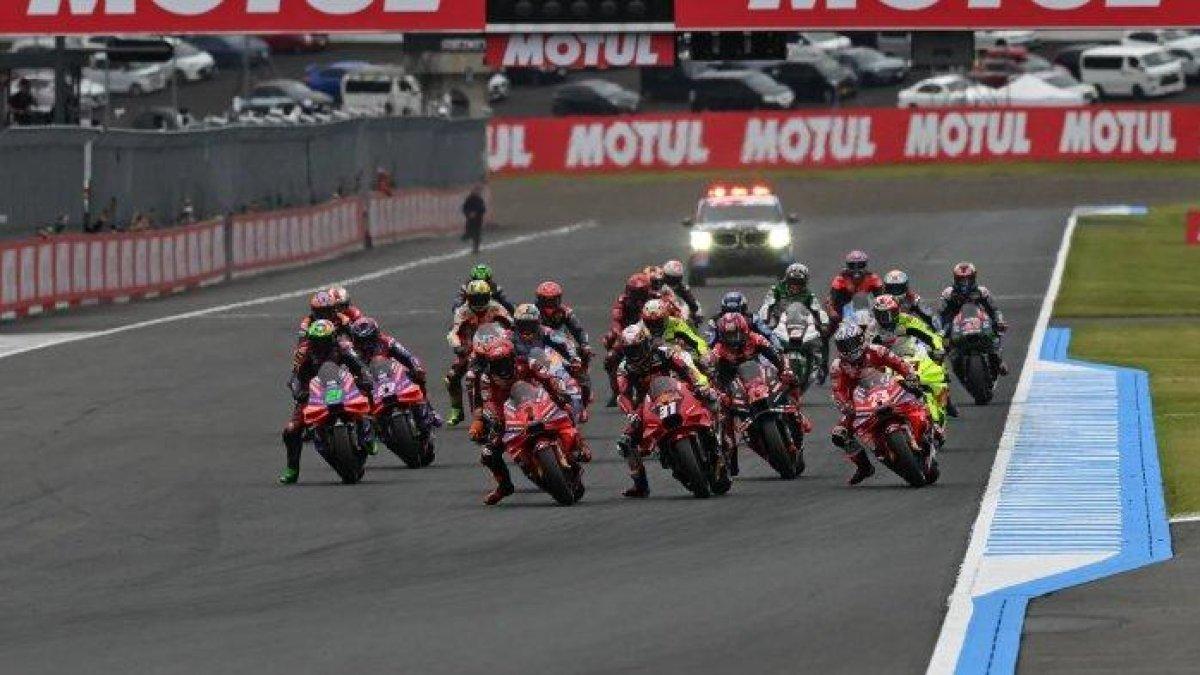 Pecco Bagnaia setelah start balapan MotoGP Jepang 2024 langsung memimpin barisan rider elite di Sirkuit Motegi, Jepang.