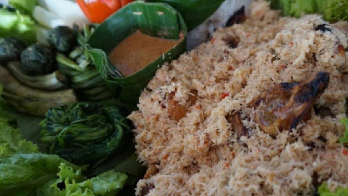KULINER KHAS BANYUWANGI: Pecel pitik di Banyuwangi, Jawa Timur