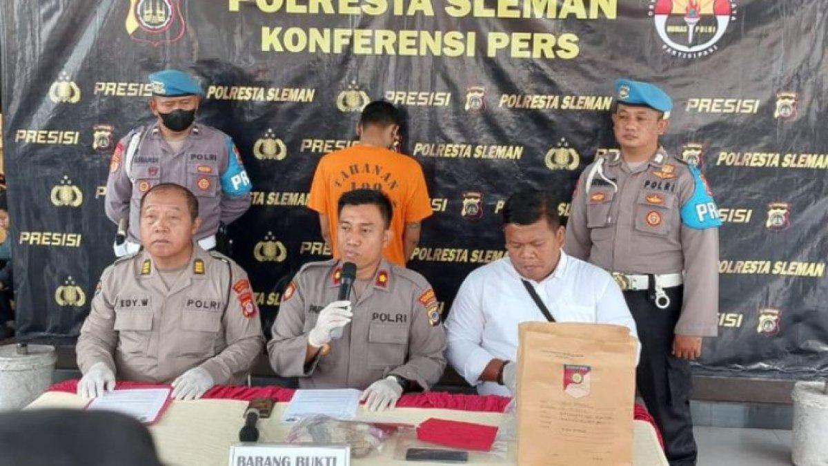 Pelaku pembuangan bayi kembar berinisial SW (31) di Sungai Buntung, Berbah, Sleman.