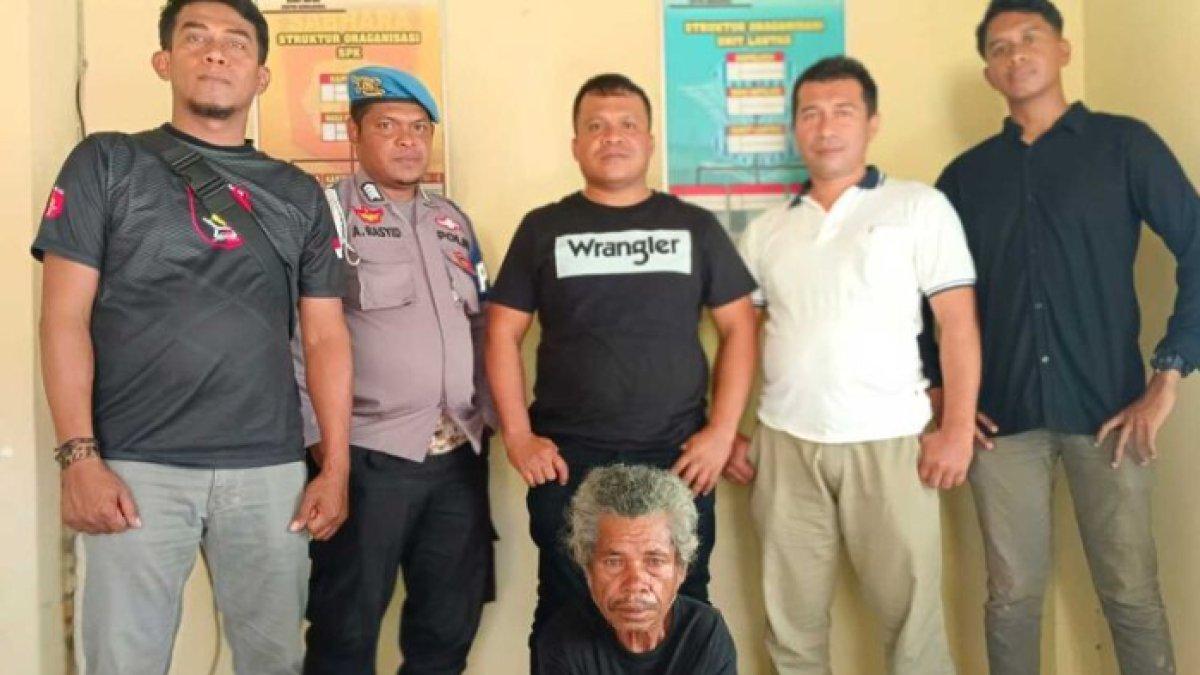 Pelaku pencabulan (bawah) diamankan polisidi Buton