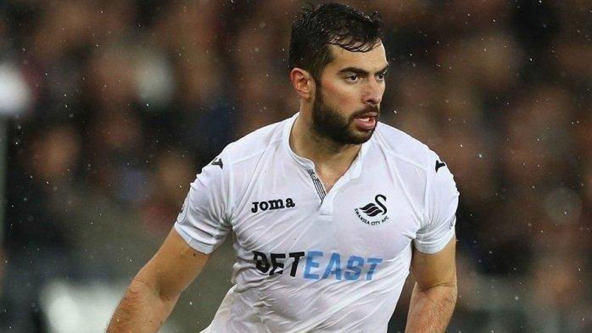 JORDI AMAT - Pemain asal Spanyol keturunan Makassar, Sulawesi Selatan, Jordi Amat saat membela Swansea di Liga Inggris.