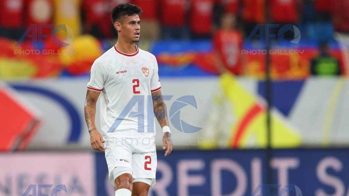 Pemain timnas Indonesia, Mees Hilgers, saat membela Merah Putih melawan China di Kualifikasi Piala Dunia 2026, Selasa (15/10/2024).