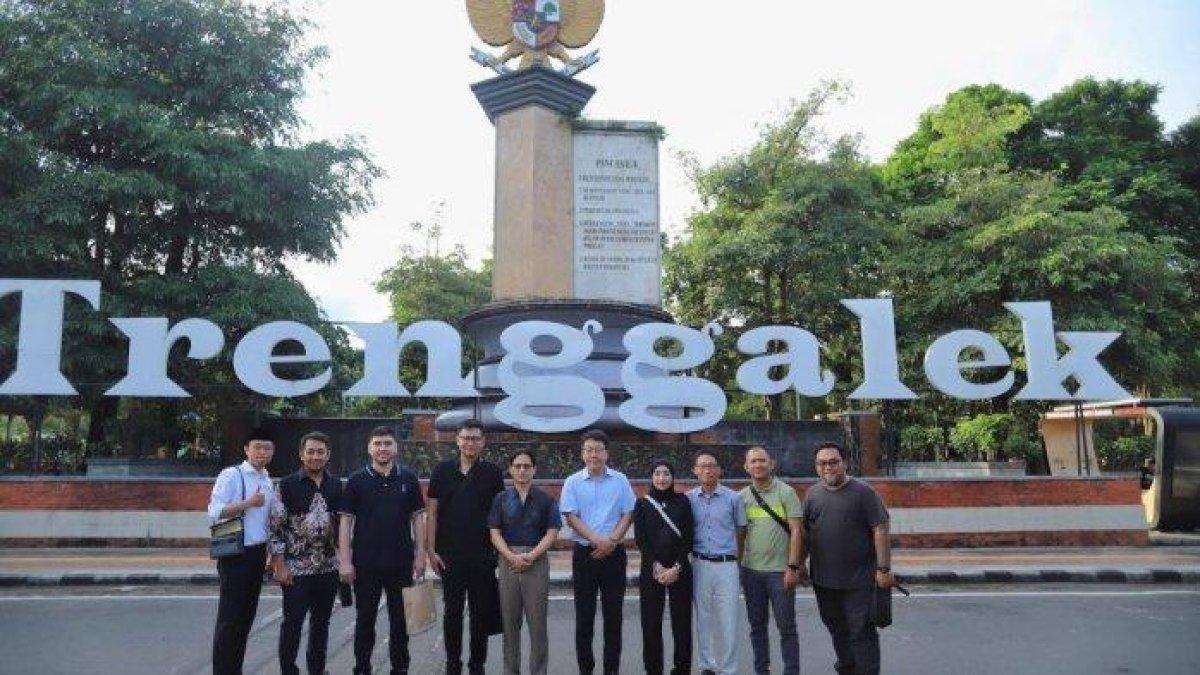 PROGRAM BUPATI TRENGGALEK - Pemkab Trenggalek gandeng Green Blue Corporation untuk Pemetaan Topografi Kabupaten Trenggalek, Senin (16/6/2025). Langkah tersebut diambil untuk mewujudkan pemerataan pembangunan yang tahan bencana.