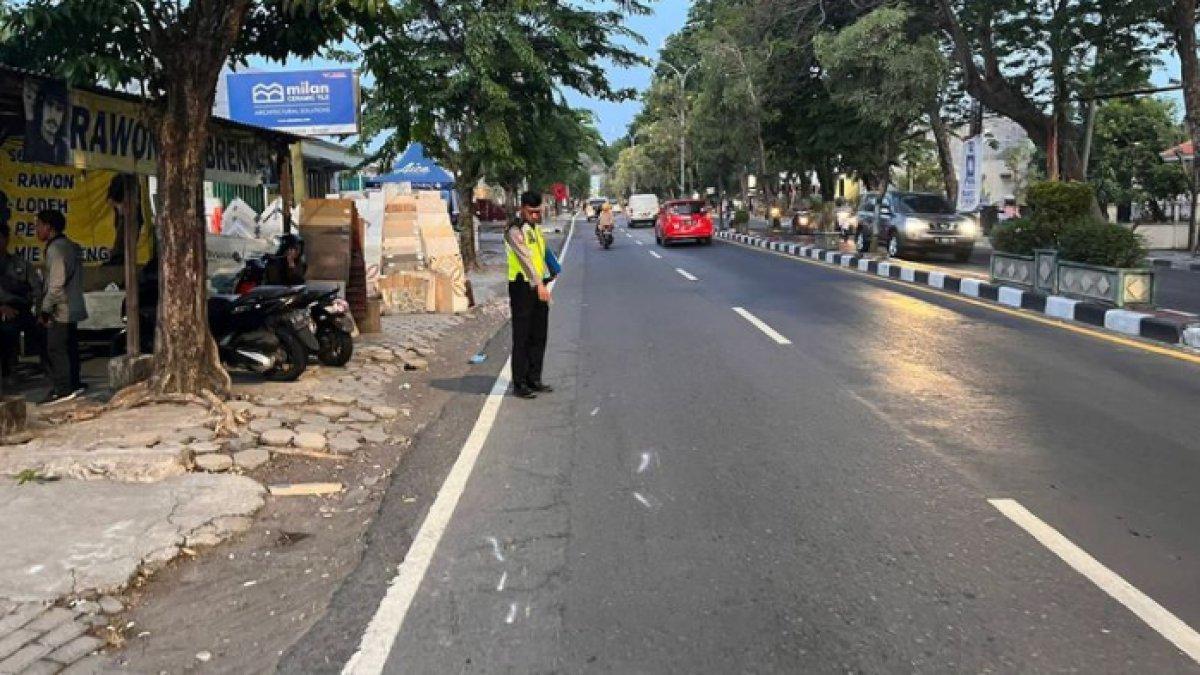 Pemotor asal Tuban tewas usai tabrak median jalan di Gresik