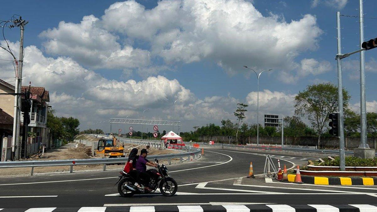 Penampakan jalan keluar masuk Exit Ngawen TOL Solo-Jogja