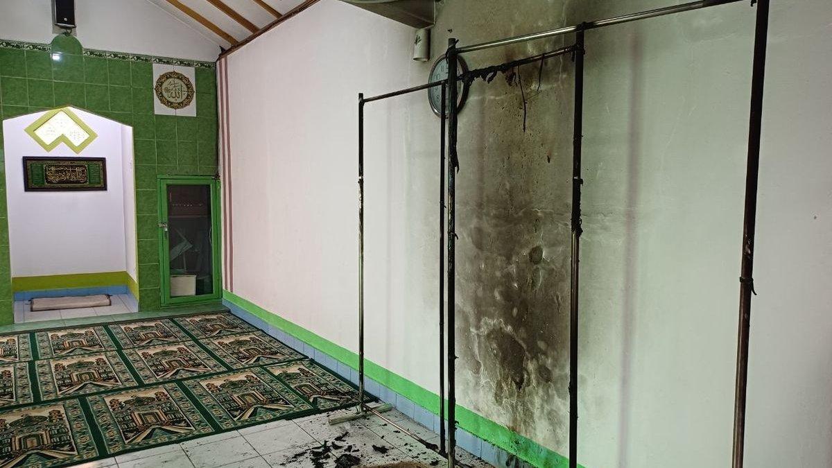 Penampakan musala Al-Jamiyah, Tebet, ii