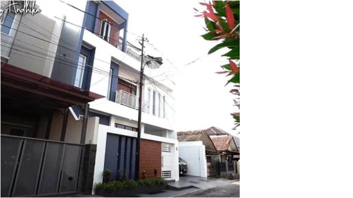 Penampakan rumah Abdel Achrian