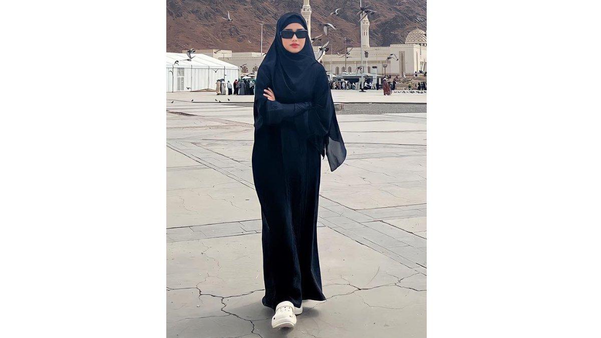 Penampilan Fuji saat memakai hijab.