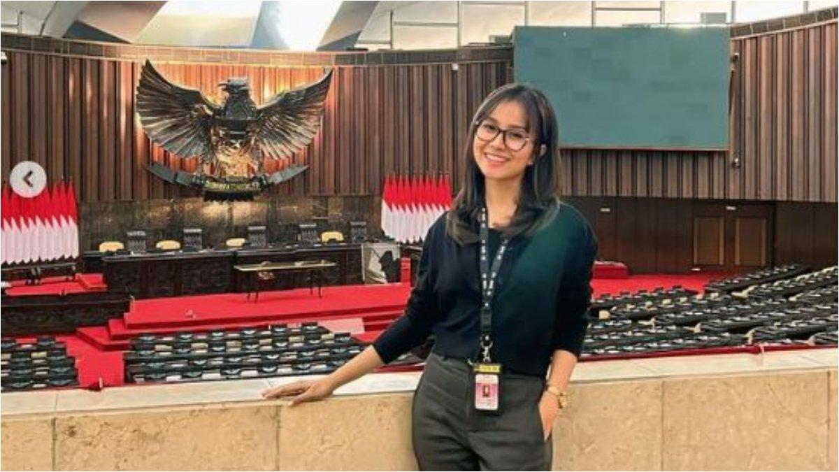 Penampilan Mayang magang di DPR RI.