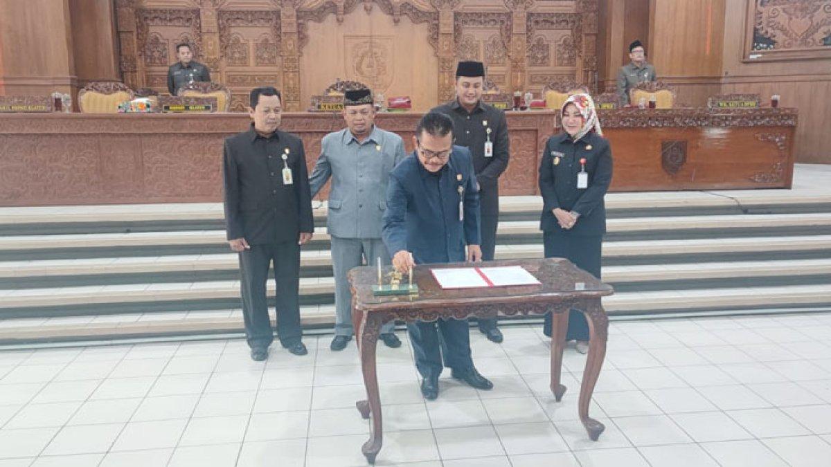 Penandatanganan Raperda APBD Perubahan 2023 Klaten