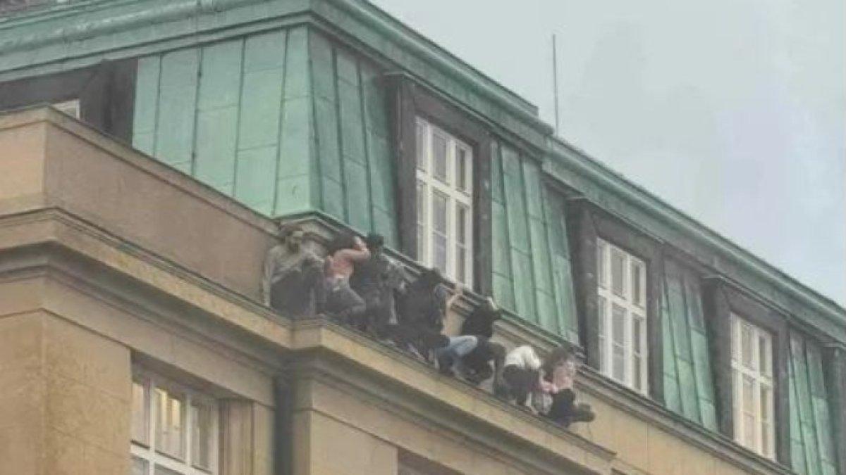 Penembakan masal terjadi Jan Palach Square, Fakultas Filsafat Universitas Charles di Praha