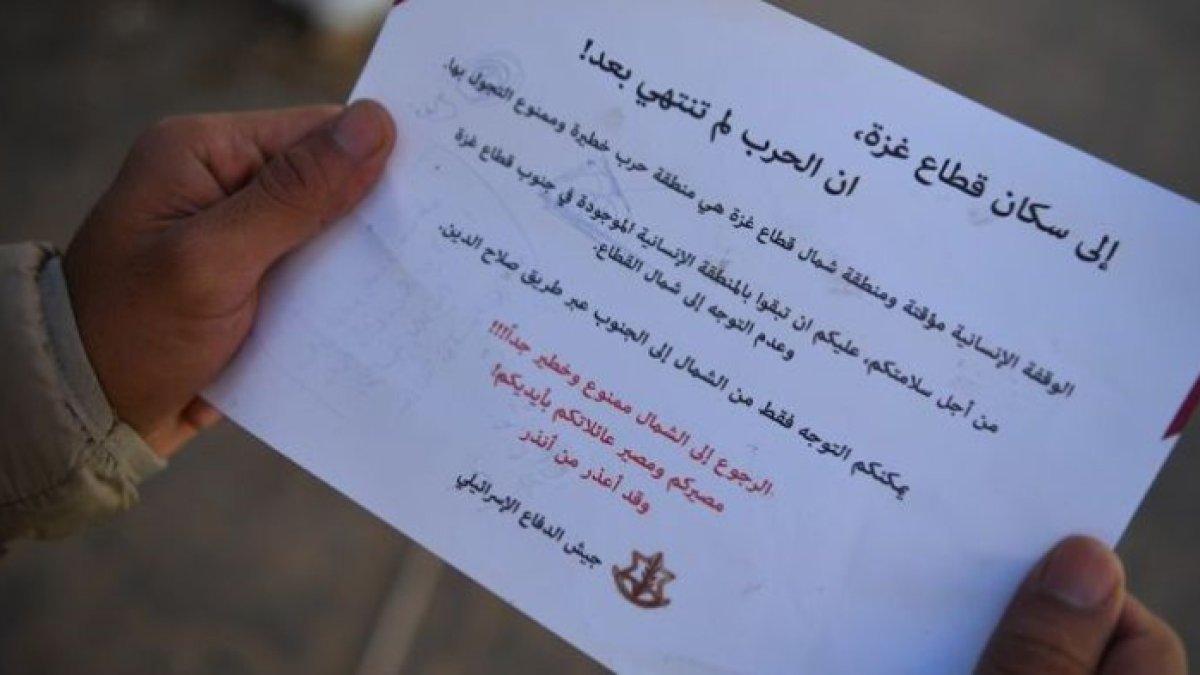 Pesawat Israel menyebarkan selebaran di wilayah Jalur Gaza selatan untuk memperingatkan warga Palestina yang mengungsi agar tidak pindah ke utara. Israel melakukan itu ketika mereka telah bersepakat dengan Hamas untuk mulai memberlakukan gencatan senjata sementara selama empat hari. Dilaporkan Al Jazeera pada Jumat (24/11/2023), para pejabat Israel sebelumnya telah memperingatkan penduduk Gaza tidak dapat kembali ke rumah mereka di bagian utara selama jeda pertempuran