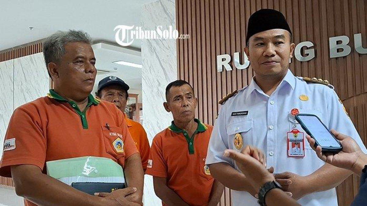 PROGRAM BUPATI SRAGEN - Pertemuan Bupati Sragen, Sigit Pamungkas dengan pengurus KTNA Kabupaten Sragen di Kantor Terpadu Pemda Sragen, Rabu (9/4/2025). KTNA Sragen turut urun gagasan agar masalah kemiskinan dapat segera terentaskan dari Bumi Sukowati sehingga petani leih sejahtera.