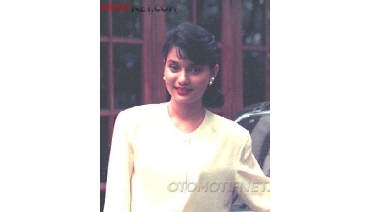 Pesona Marissa Haque ketika muda.