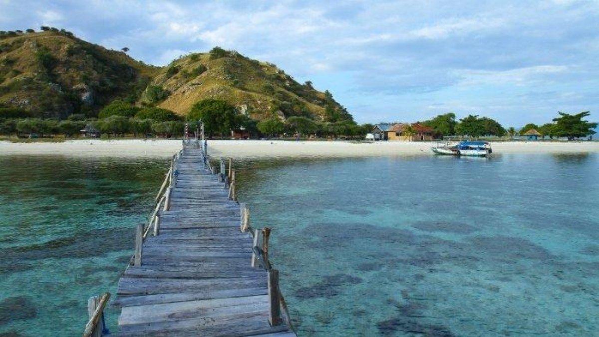 WISATA DI BAJO - Pesona Pulau Kanawa di Labuan Bajo, Nusa Tenggara Timur (NTT).
