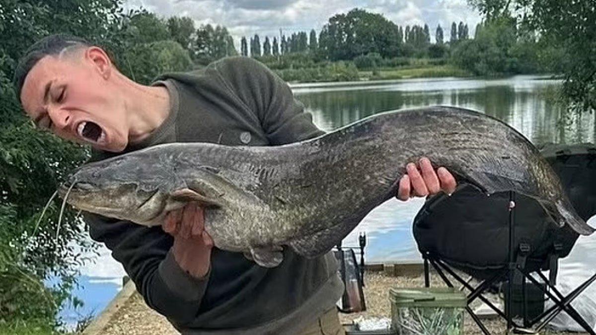 Phil Foden mancing lele