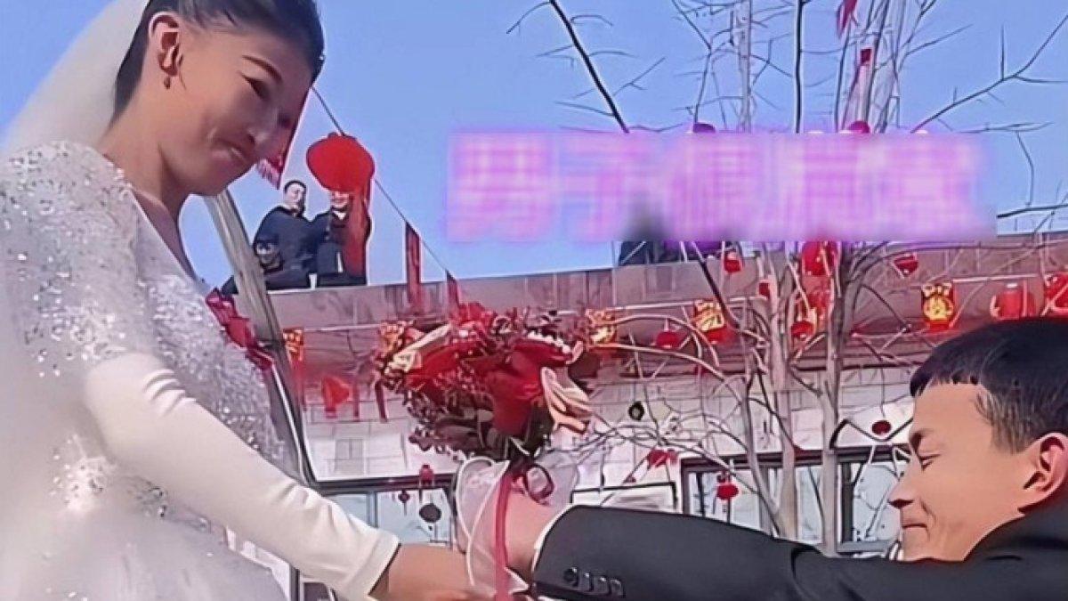 Phung adalah seorang gadis dengan ciri-ciri yang cukup maskulin namun sebenarnya adalah orang yang lembut dan baik hati.